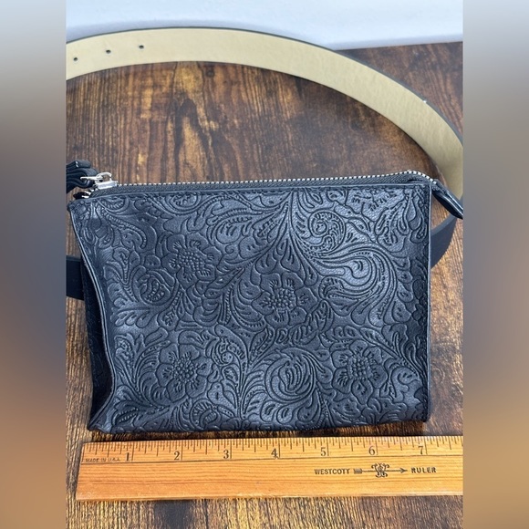 NWOT Stone Mountain Black Leather Belt Bag fanny pack size small - Picture 3 of 11